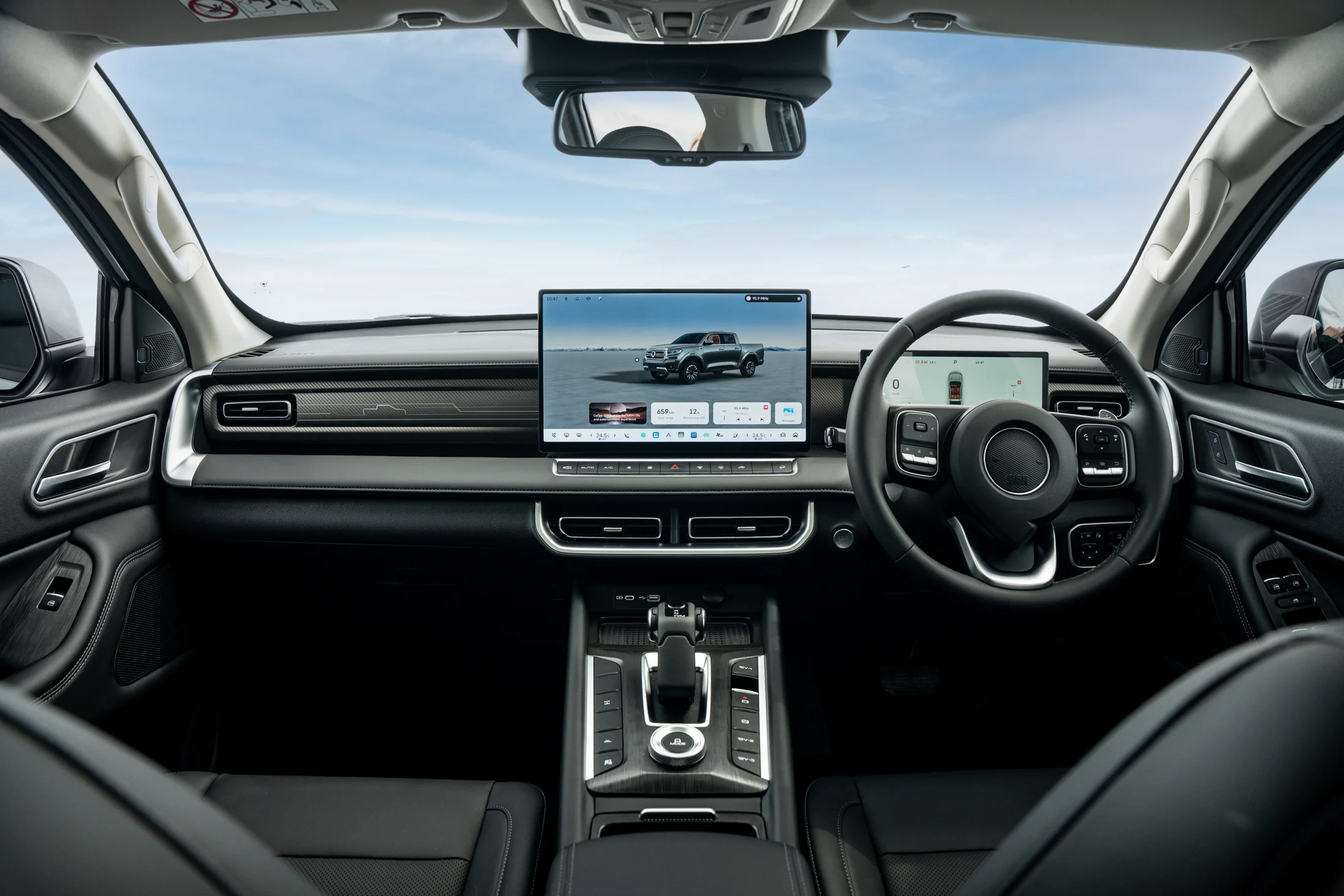 P300 PHEV cabin with 15.6-inch touchscreen and digital instrument cluster